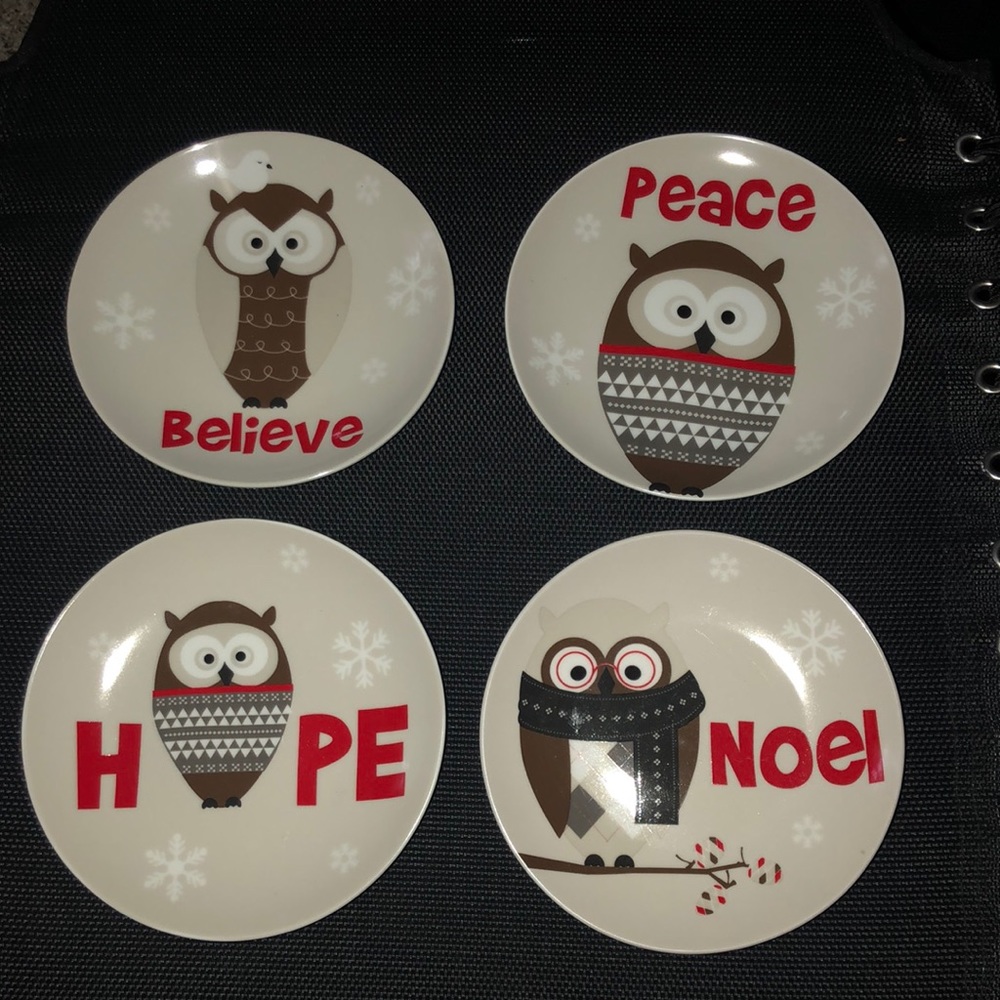 Owl Christmas dessert plates